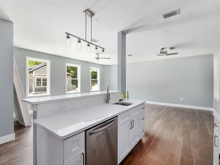 420 NW 3rd Ave — Photo 12