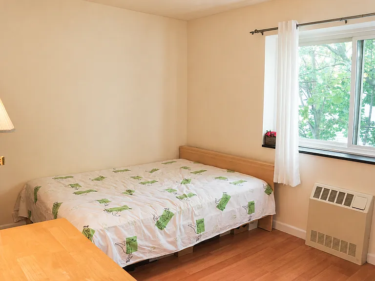 180 Mountain Ave #23 — Photo 2
