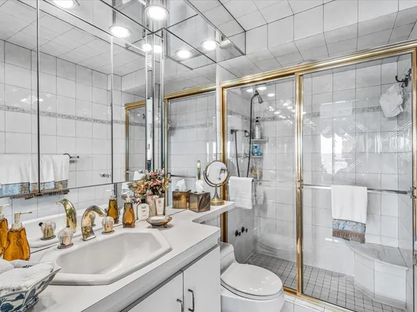 166-25 Powell Cove Boulevard image 6 of 18