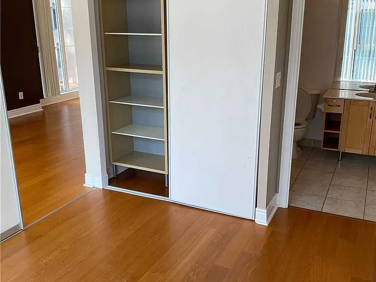 220 Victoria St #1204 — Photo 10