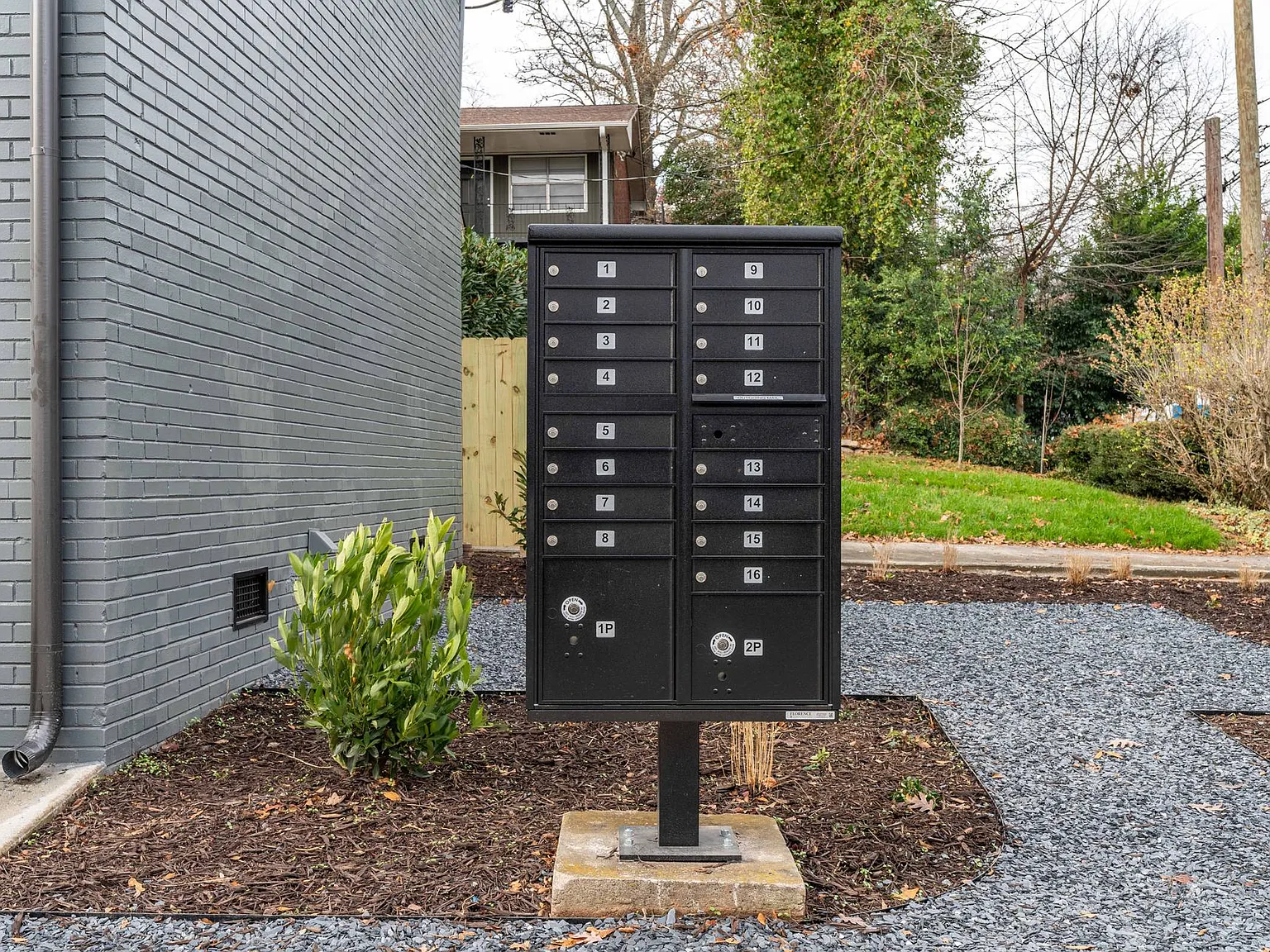 1 Bedroom Luxury Apartments Amazing Virginia Highlands Location! Steps To Shops And Restaurants! — Photo 3