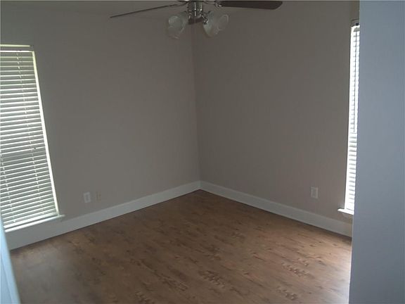 4th image of 521 Glenfield Dr