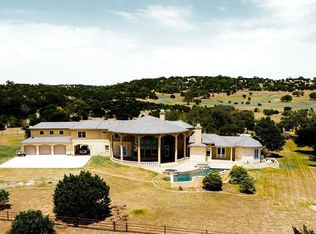 242 Creekwood Rd N, Kerrville, TX 78028