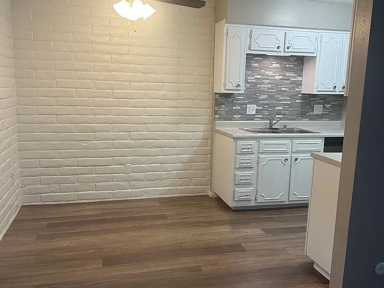 La Cima Apartments — Photo 27