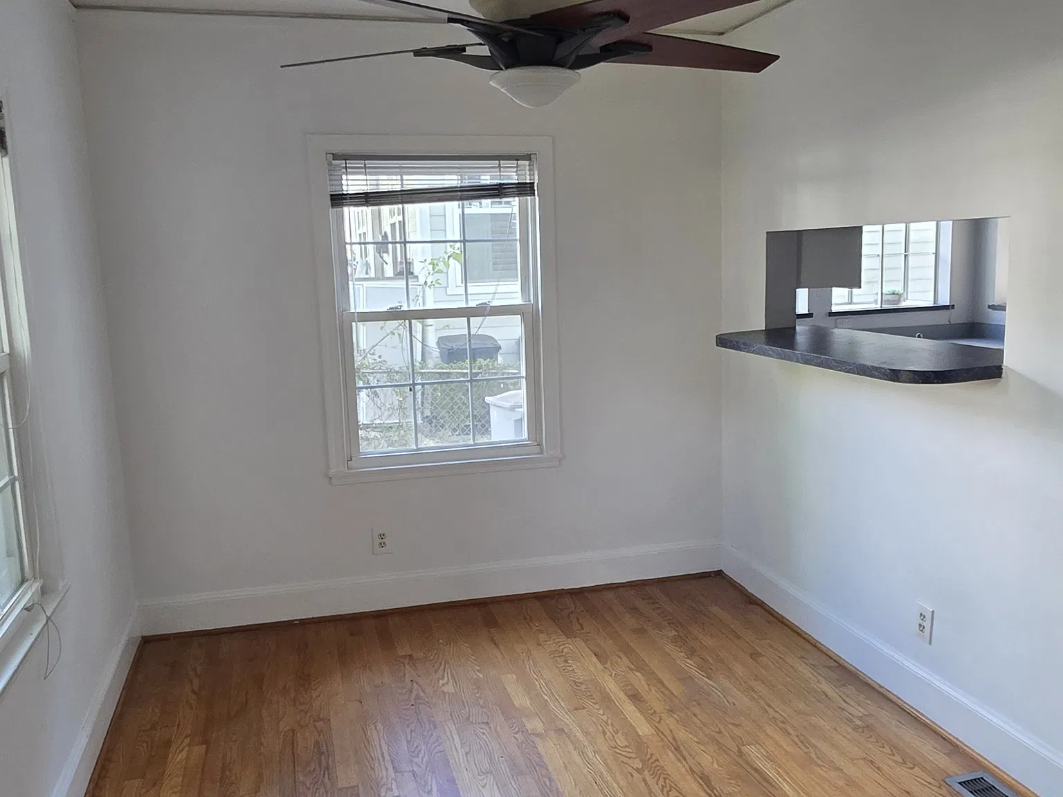 3 bed, 1343 sqft, $2,350 — Photo 3