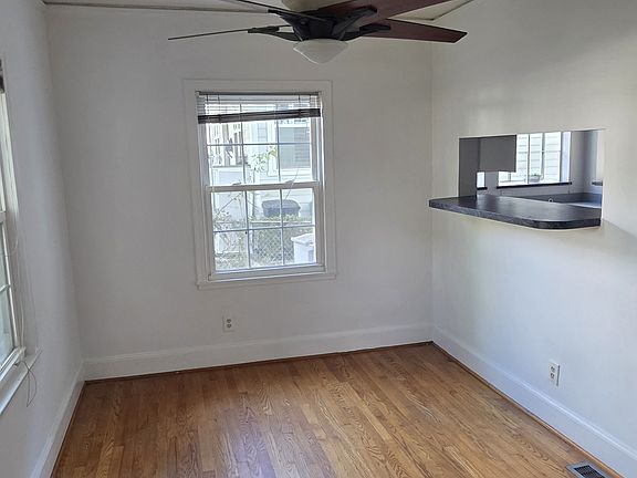 3rd image of 2532 Laburnum Ave