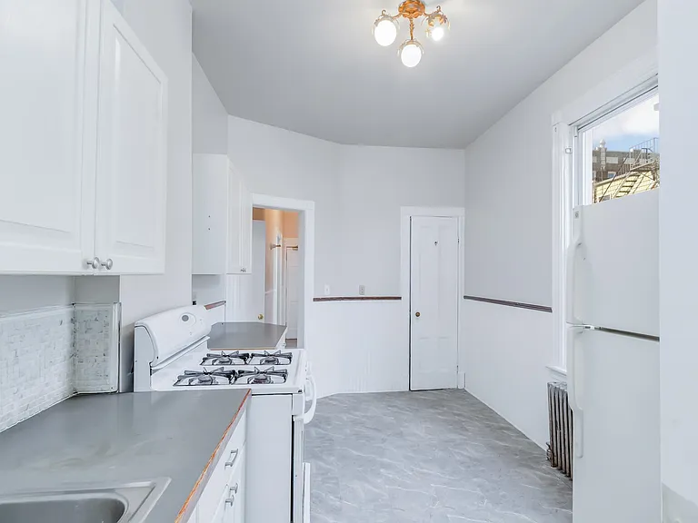 100 Clerk St #1 — Photo 8