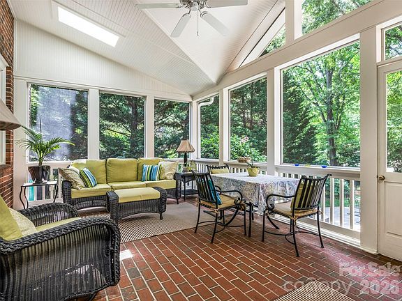 2nd image of 4026 Sharon View Rd