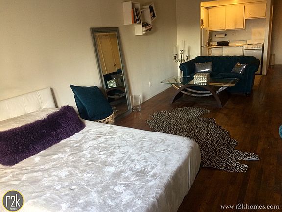 4th image of 2627 28th St #3B