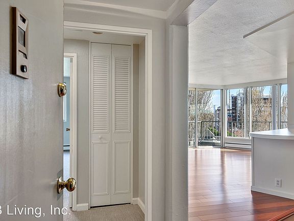 3rd image of 1200 Gough St Unit 2C
