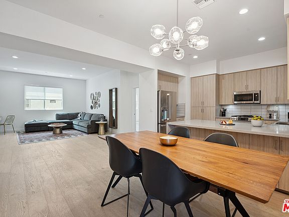 2nd image of 1746 Garfield Pl #202