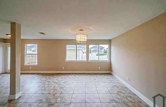 4th image of 19534 Fletcher Way Dr