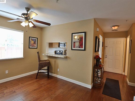 2nd image of 5037 Hiller Ln
