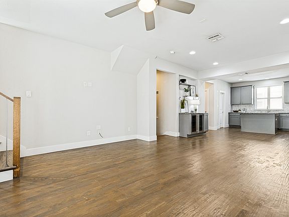 4th image of 1305 Palm Springs Ln