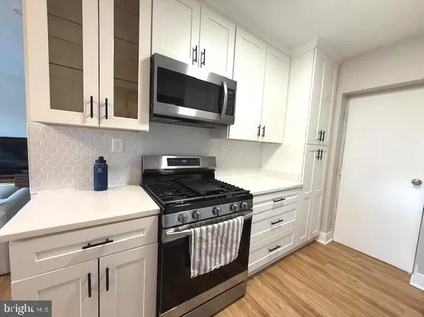 3701 5th St S APT 305, Arlington, VA 22204