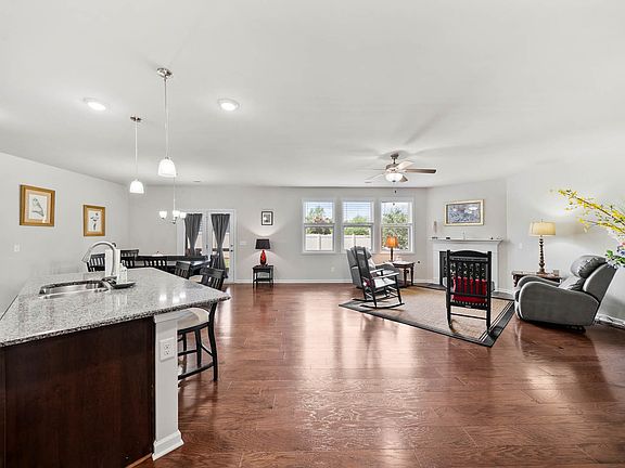 4th image of 6225 Birchtree Dr