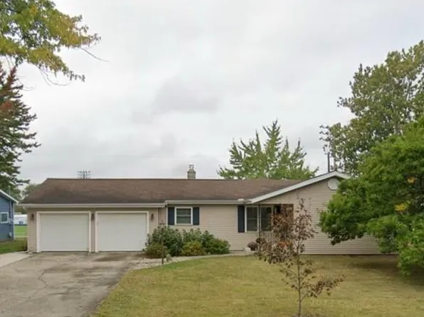 305 N Summit St, Edon, OH 43518
