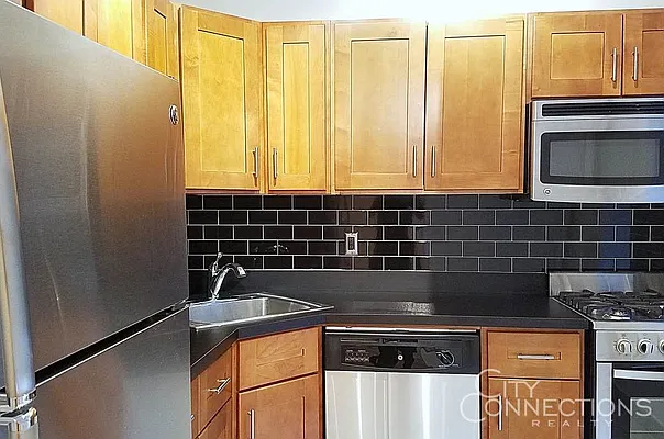 Rented by City Connections Realty | media 7