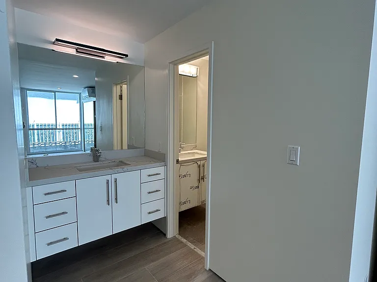 1054 S Bedford St #100 — Photo 4