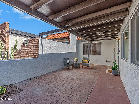 2nd image of 364 W Calle De La Amistad
