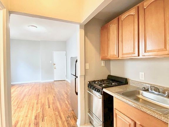 3rd image of 369 Ocean Ave APT 4