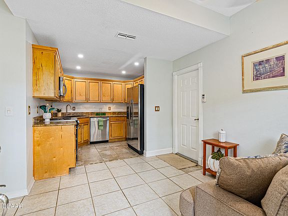 4th image of 124 Dovecote Ln