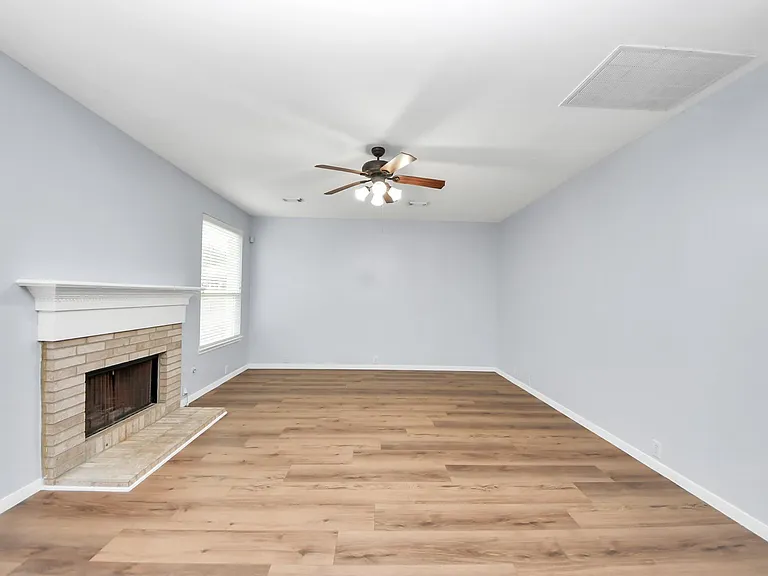 9002 Sundown Dr — Photo 18