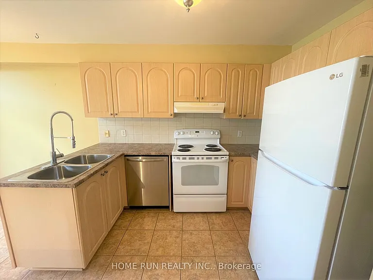 251 Meadowbreeze Dr — Photo 13