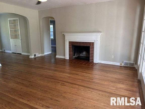 4th image of 1210 Edgehill Rd