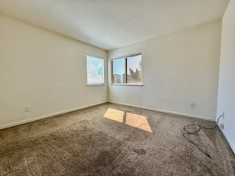4051 Pine Lake Cir — Photo 17