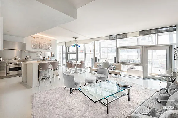 Sold by Christie's International Real Estate Group, LLC | media 17