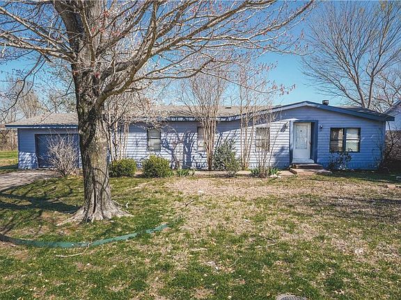 5th image of 251 Lakeside Dr