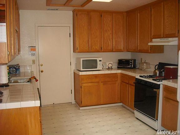 3rd image of 5094 Stoner Dr