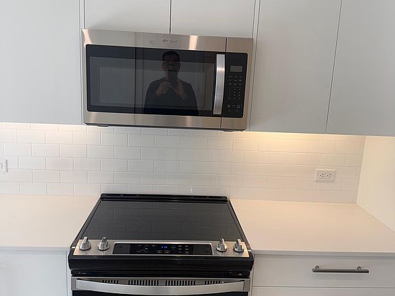 3rd image of 310 15th Ave SW #613