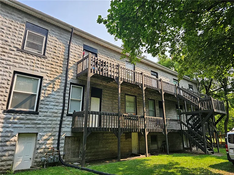 105 Sherman Pkwy — Photo 6