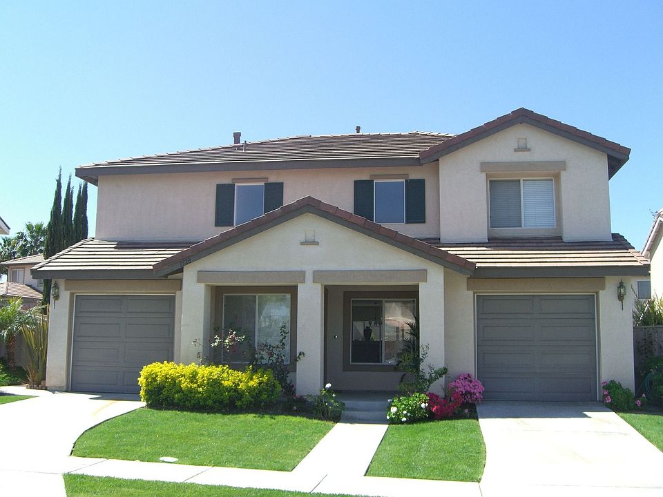 Gorgeous 5 Bedroom w/1 Bedroom 