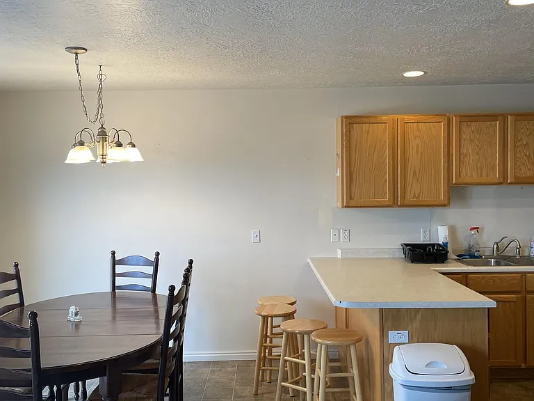1262 S 1410 E — Photo 9