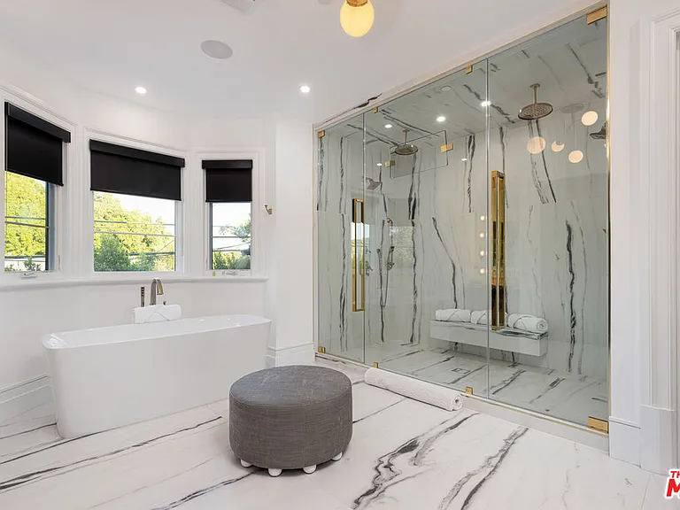 806 N Gardner St — Photo 31