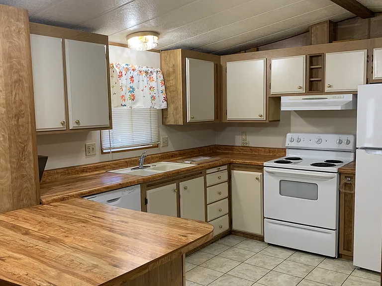 702 N Florence Ave #9 — Photo 1