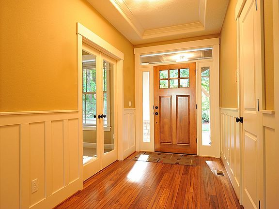 Wide hallways!