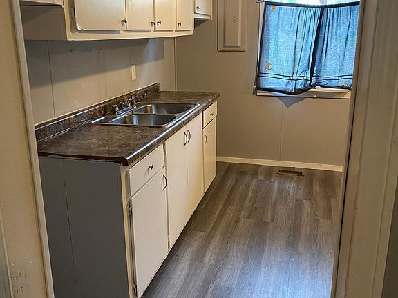 3rd image of 2631 Caledonia Ct