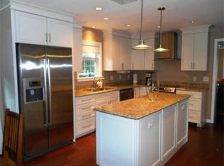 94 Lakeside Dr, Shrewsbury, MA 01545
