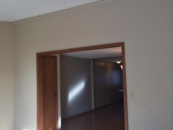 Vaulted Ceiling in Livingroom