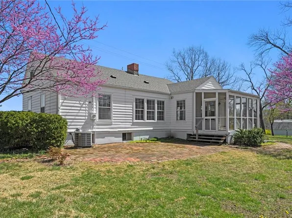 6804 Woodson Rd, Raytown, MO 64133