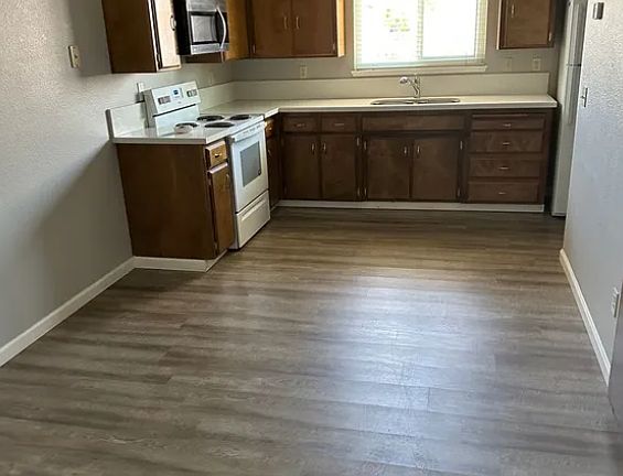 3rd image of 410 Pine St #5