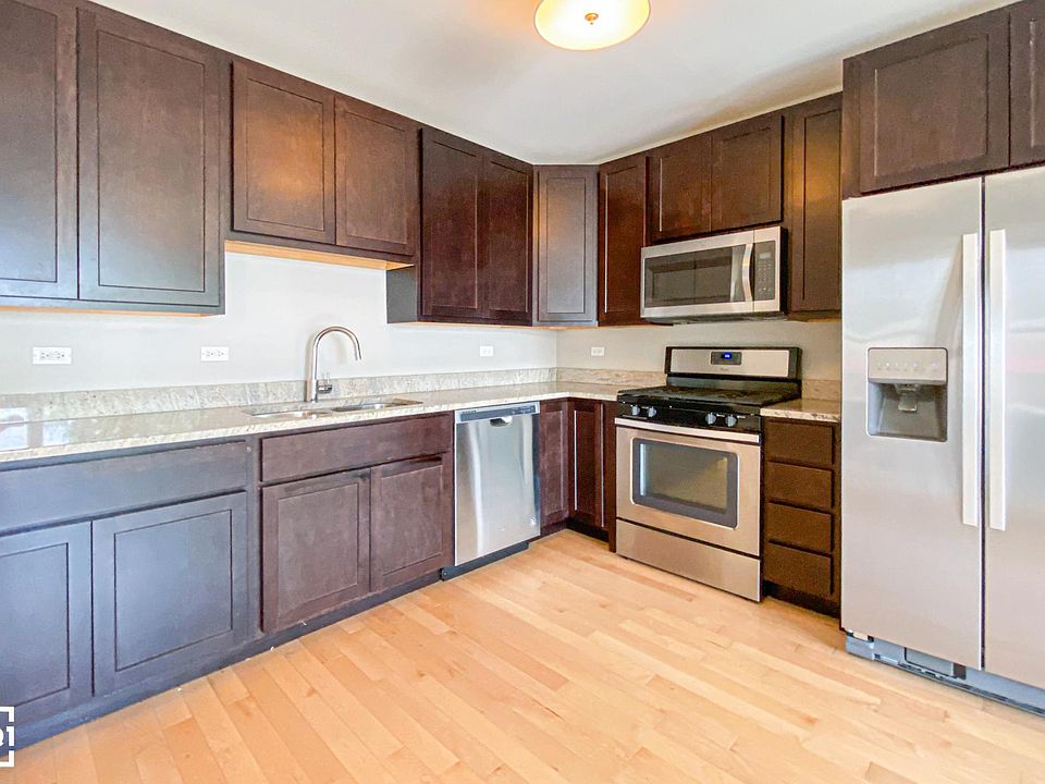 1st image of 2078 N Milwaukee Ave #1