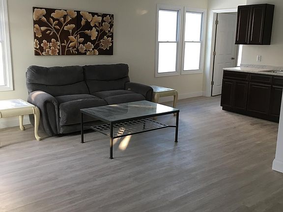 Spacious, bright, living room