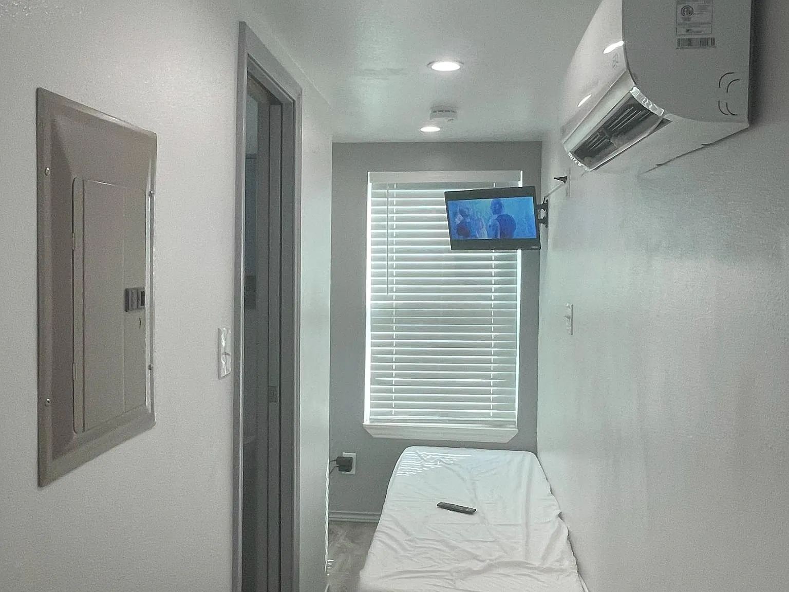 Studio, 160 sqft, $675 — Photo 3