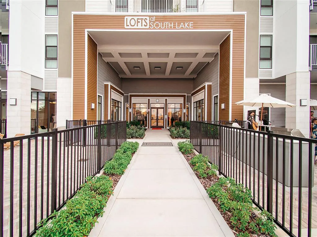 Lofts at South Lake — Photo 2