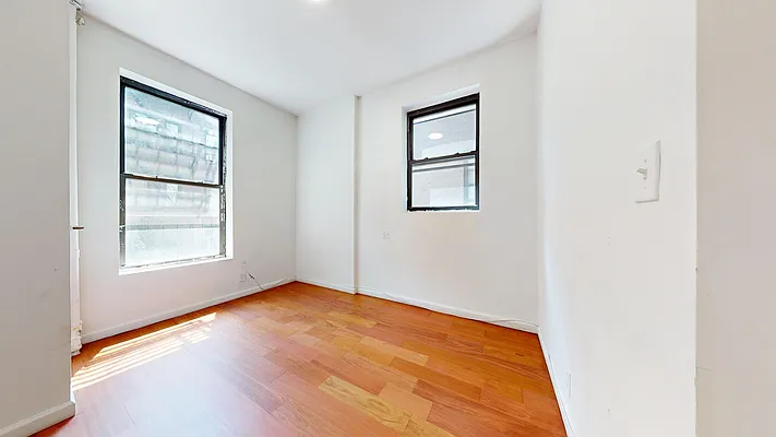 Rented by Bond New York | media 7
